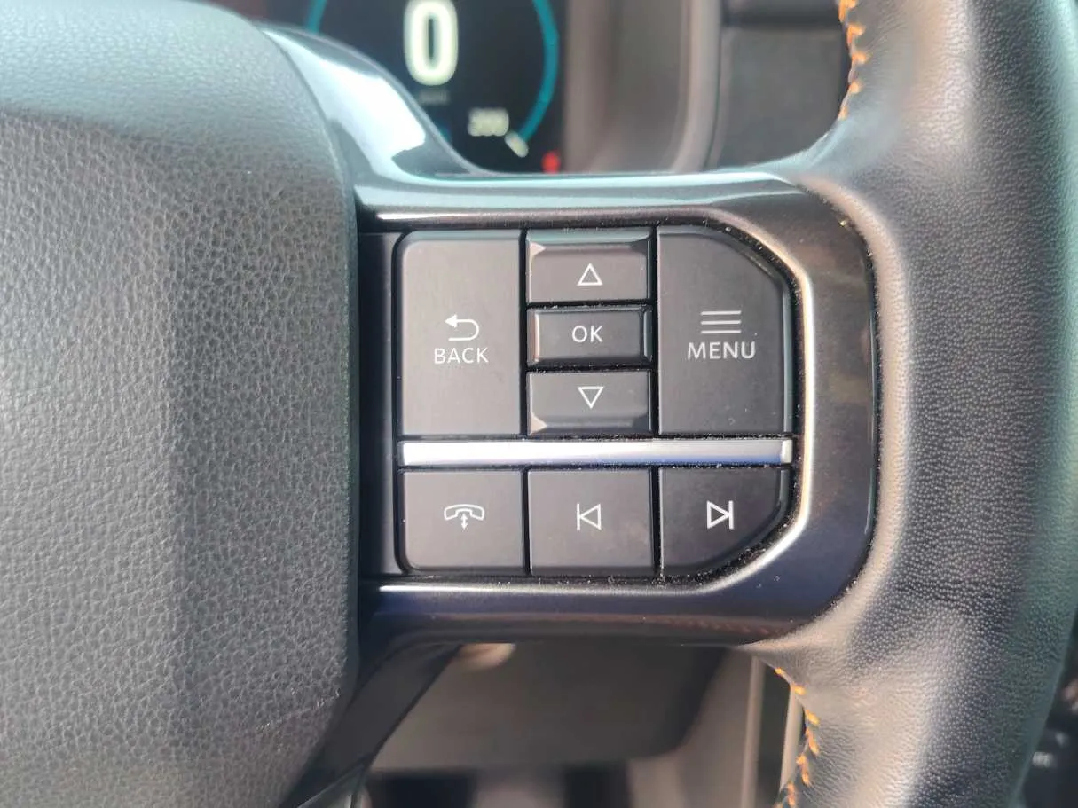 Car image 26