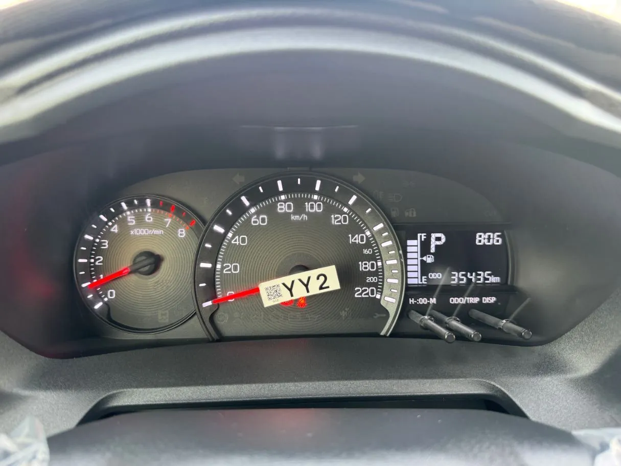 Car image 18