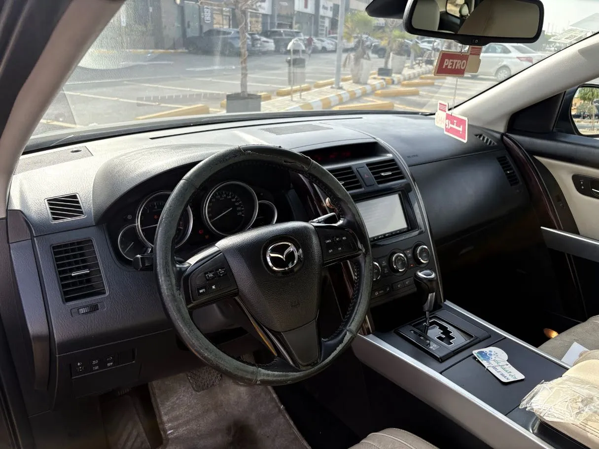 Car image 13
