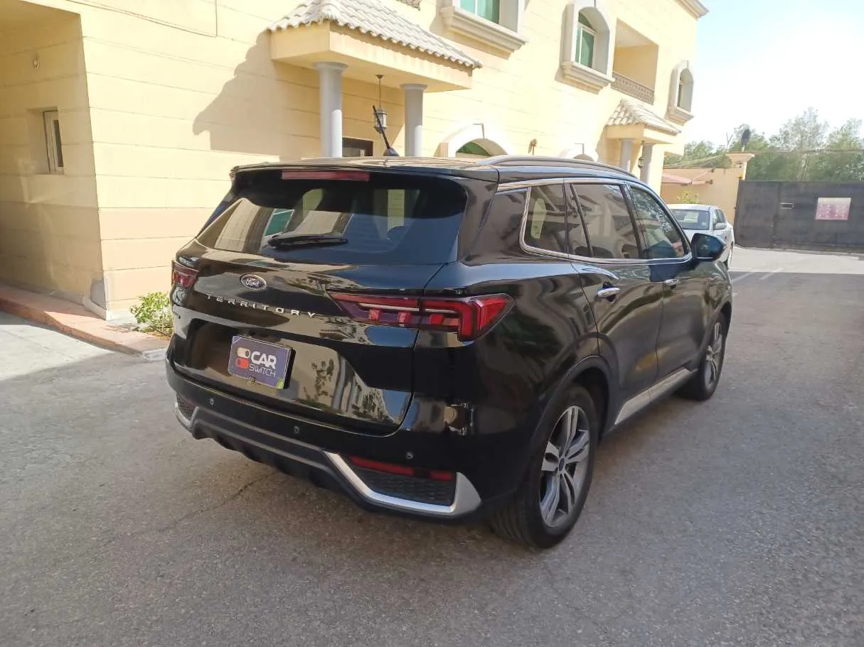Car image 5