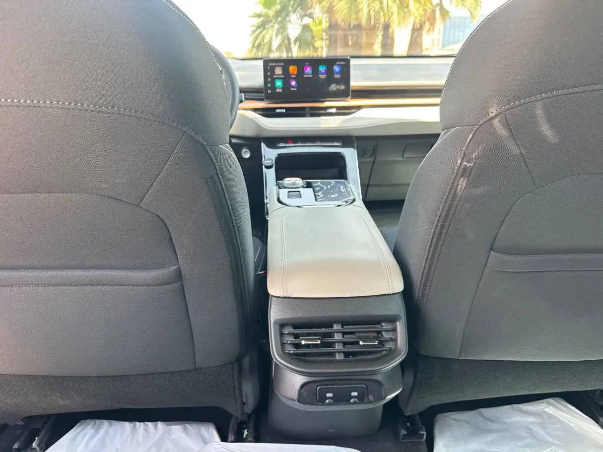 Car image 20