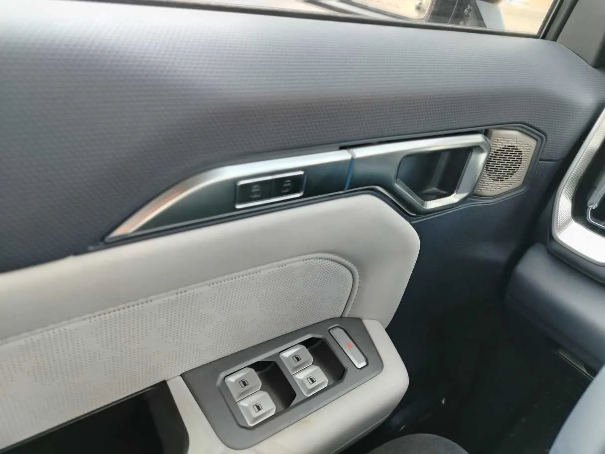 Car image 43