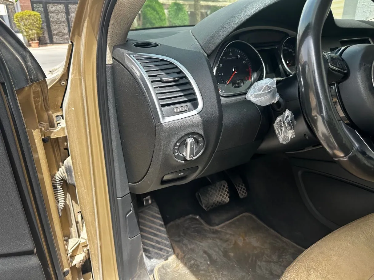 Car image 29