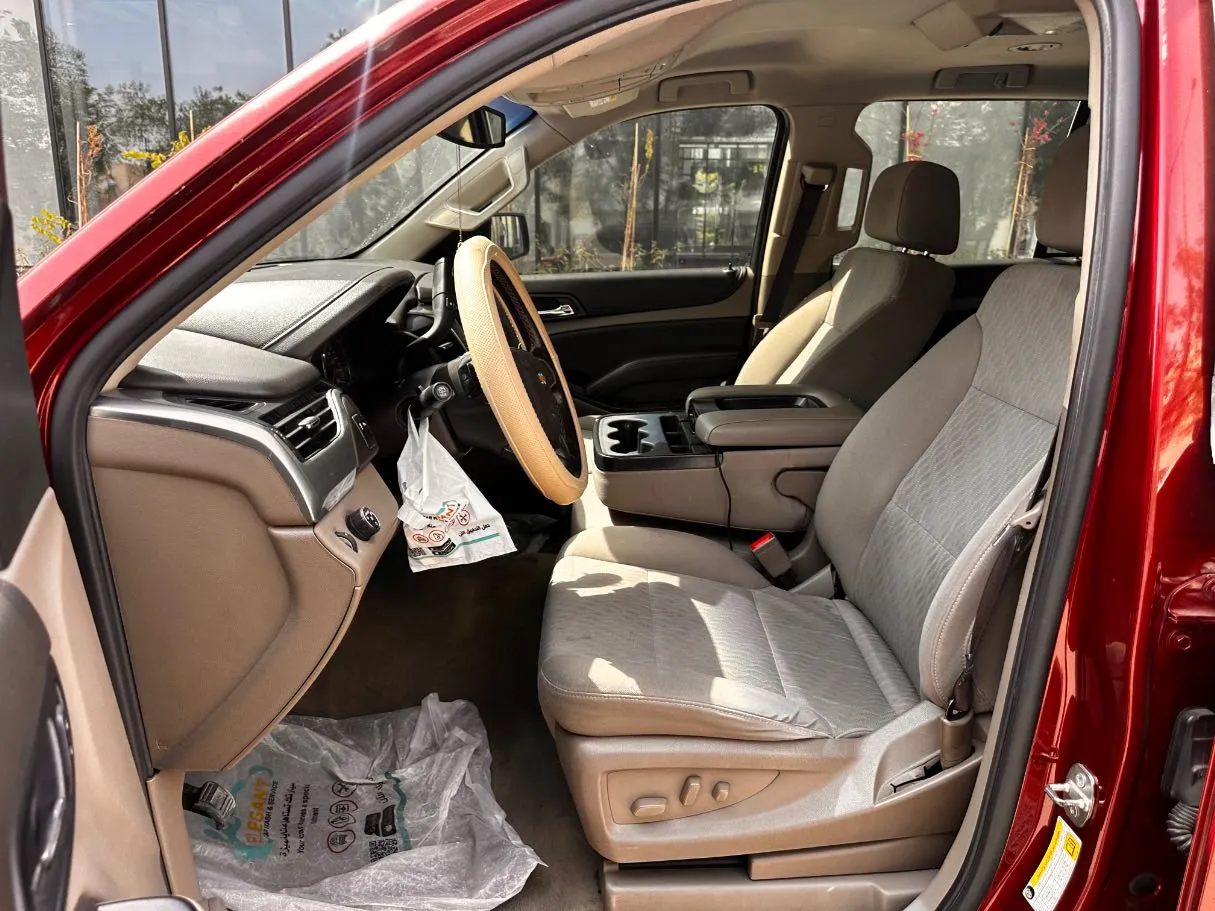 Car image 12