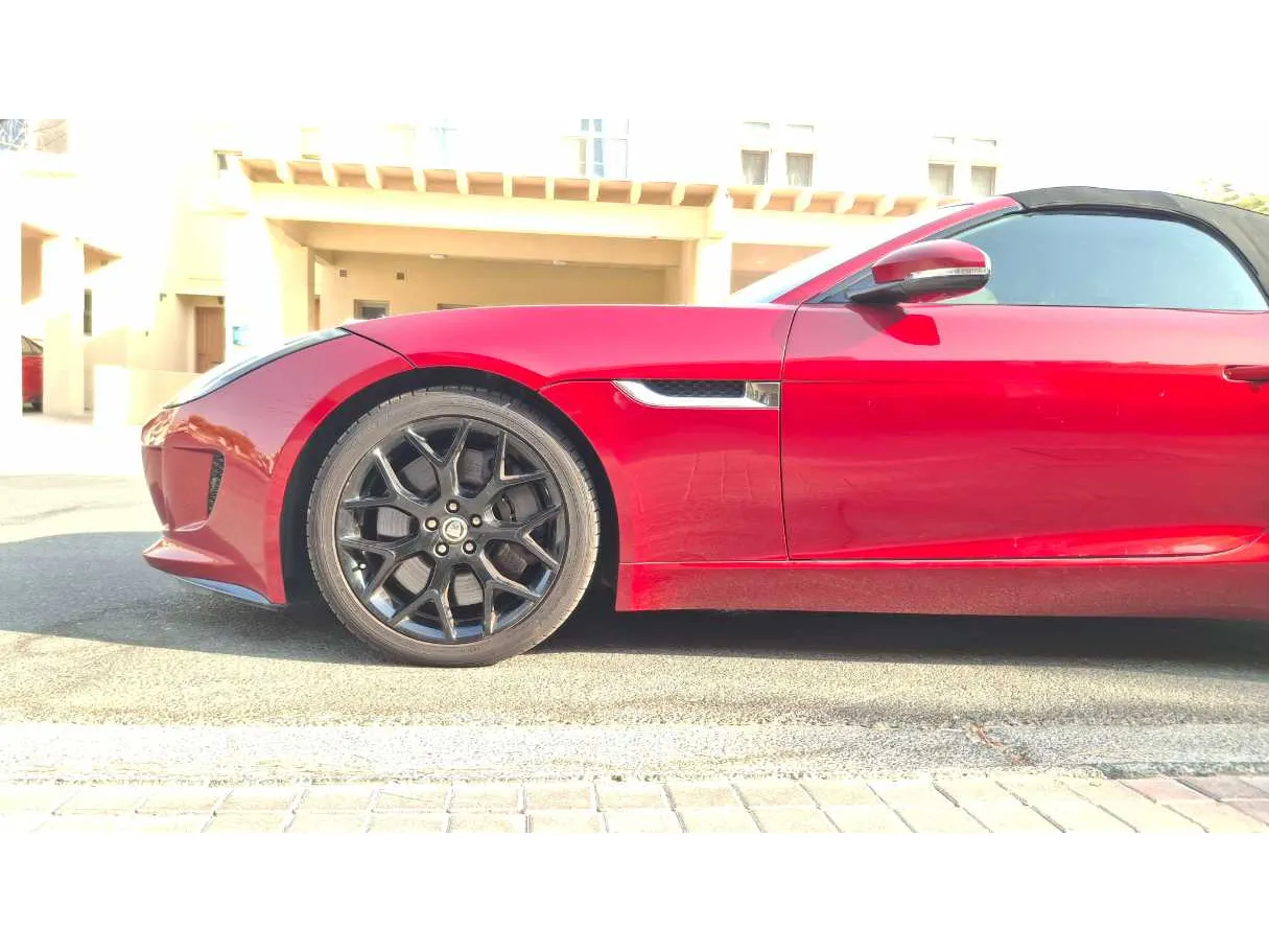 Car image 9