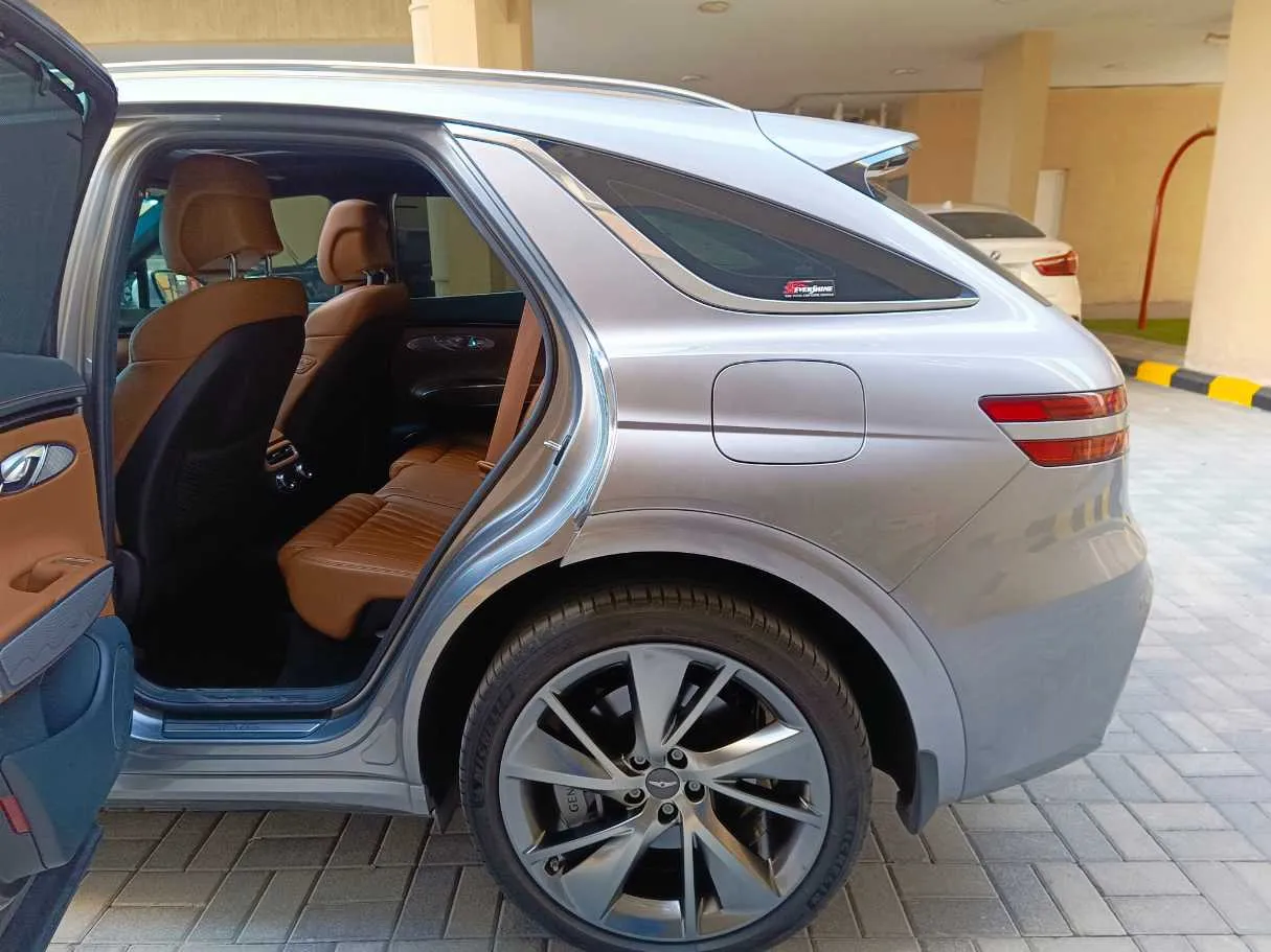 Car image 20