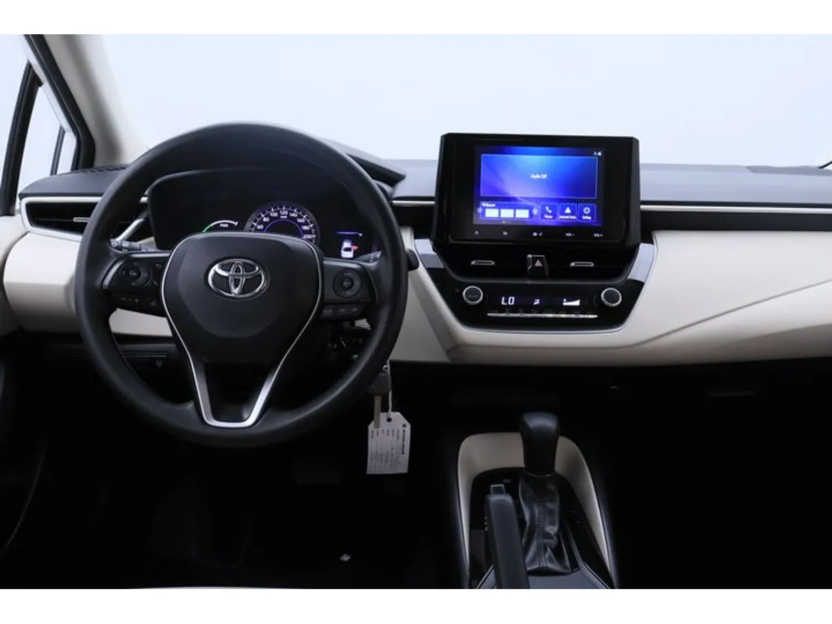 Car image 15