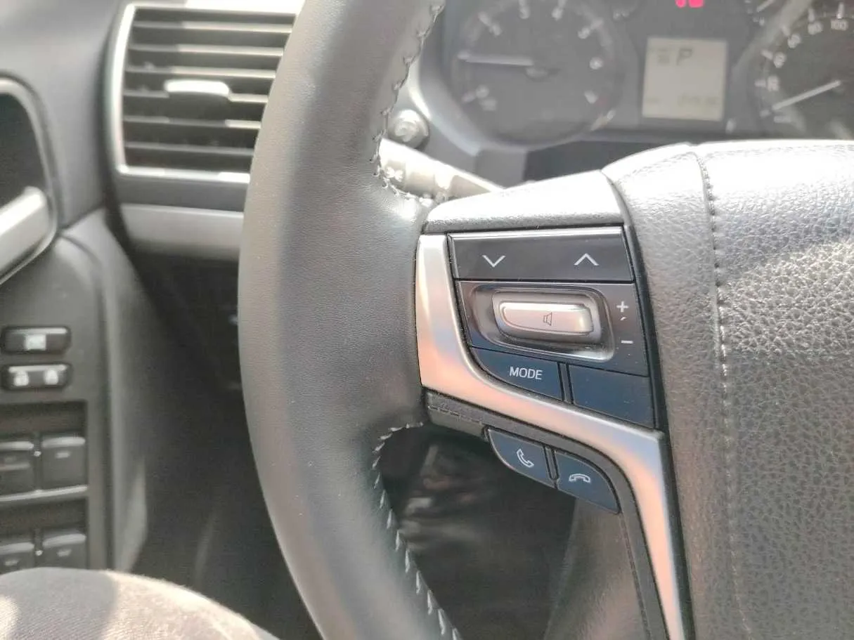 Car image 36
