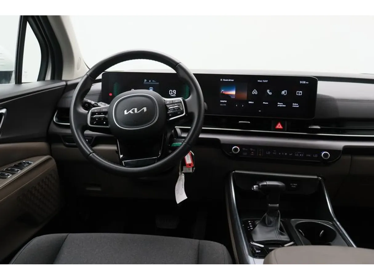 Car image 15