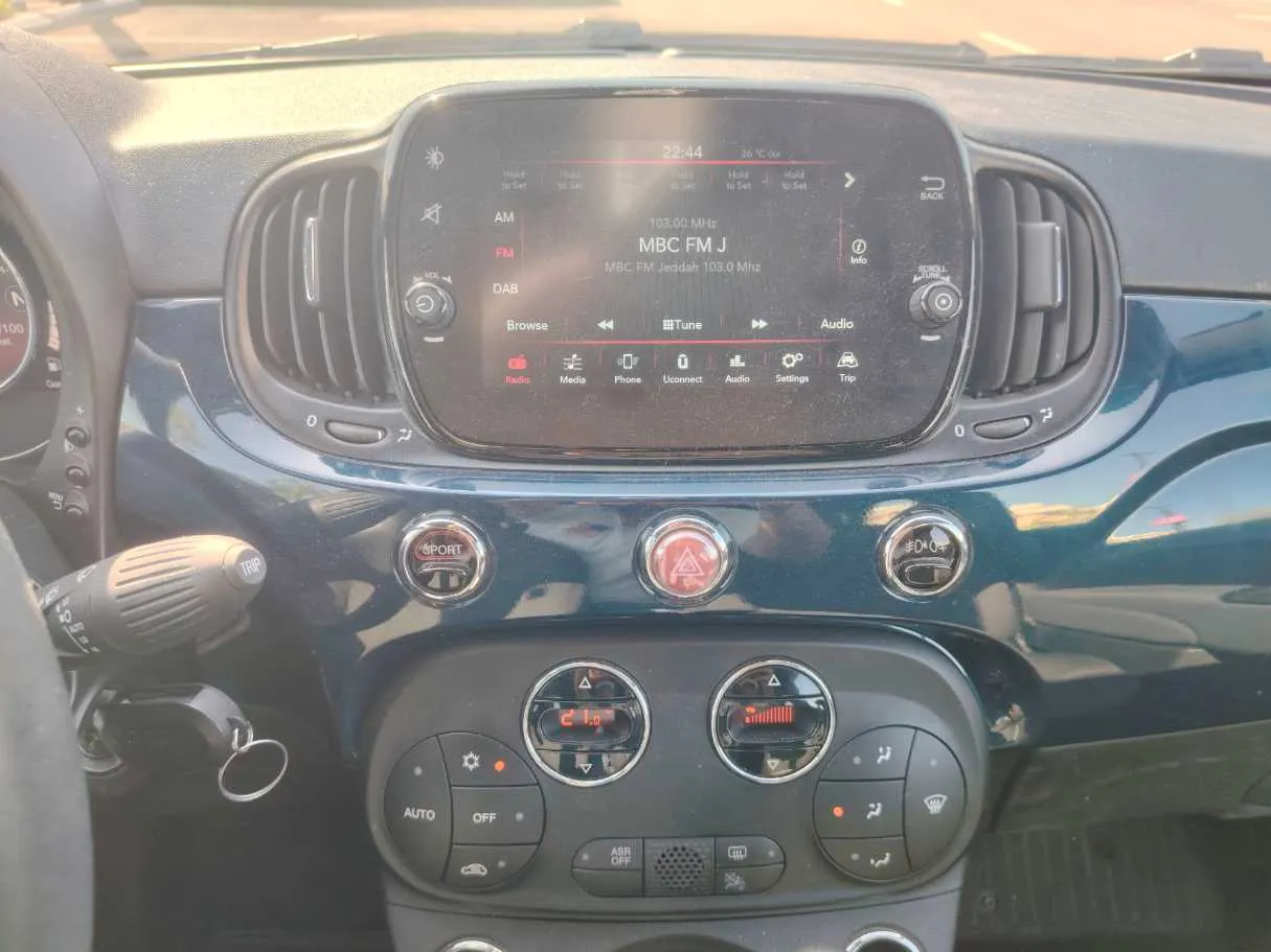Car image 17