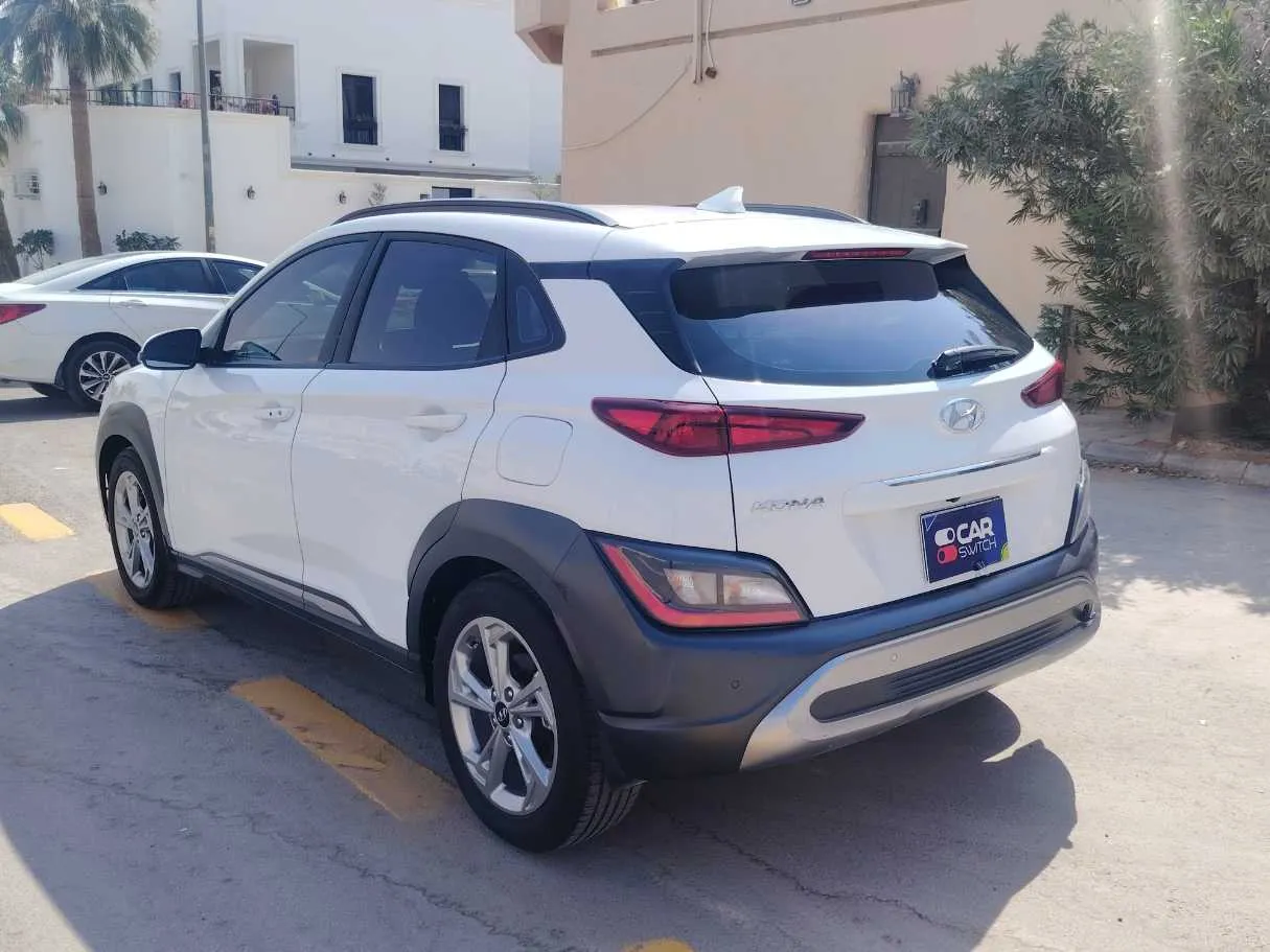 Car image 7