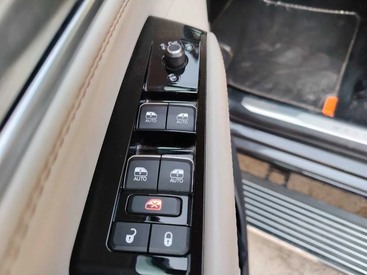Car image 31