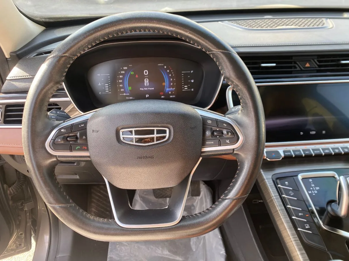 Car image 17