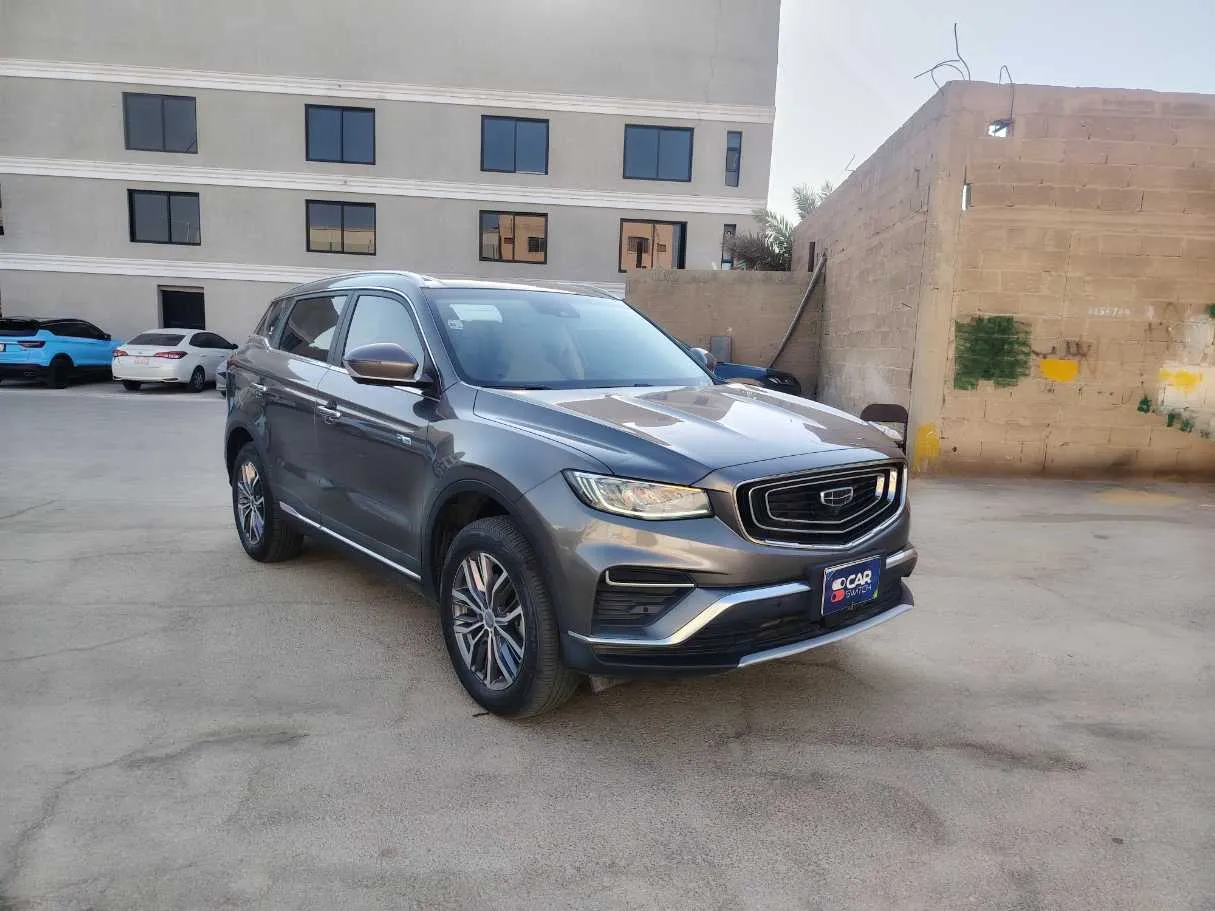 Car image 3