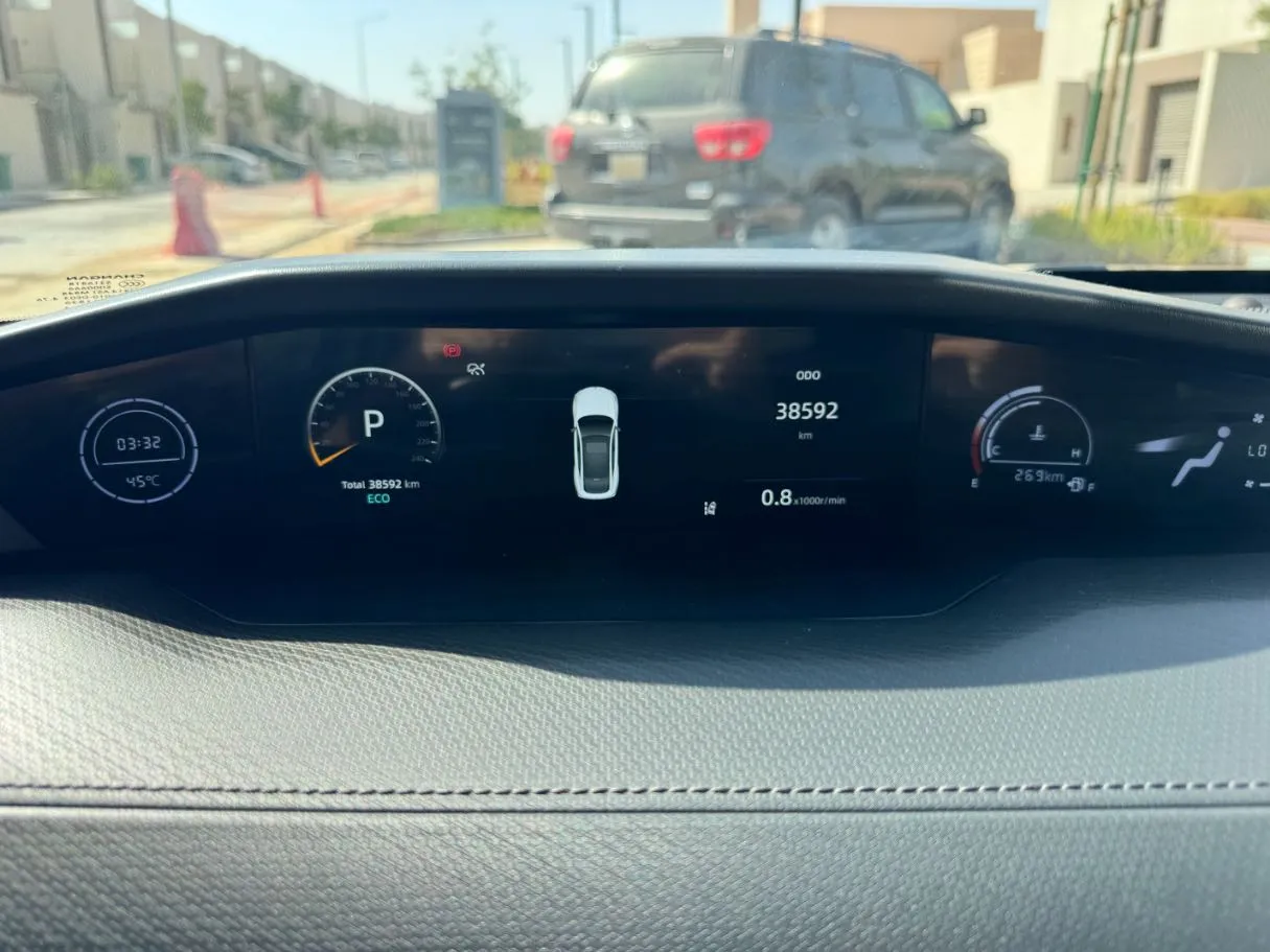 Car image 18