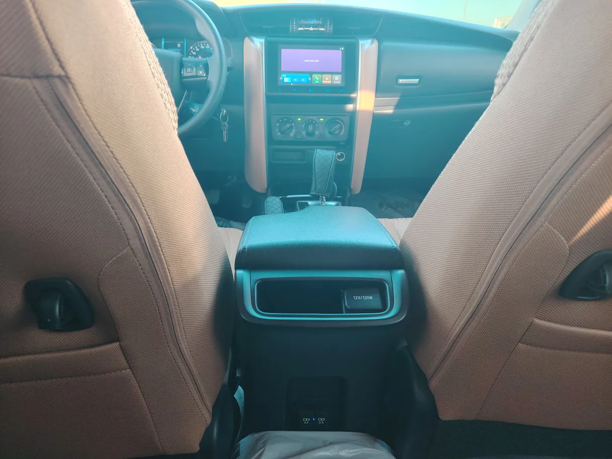 Car image 26