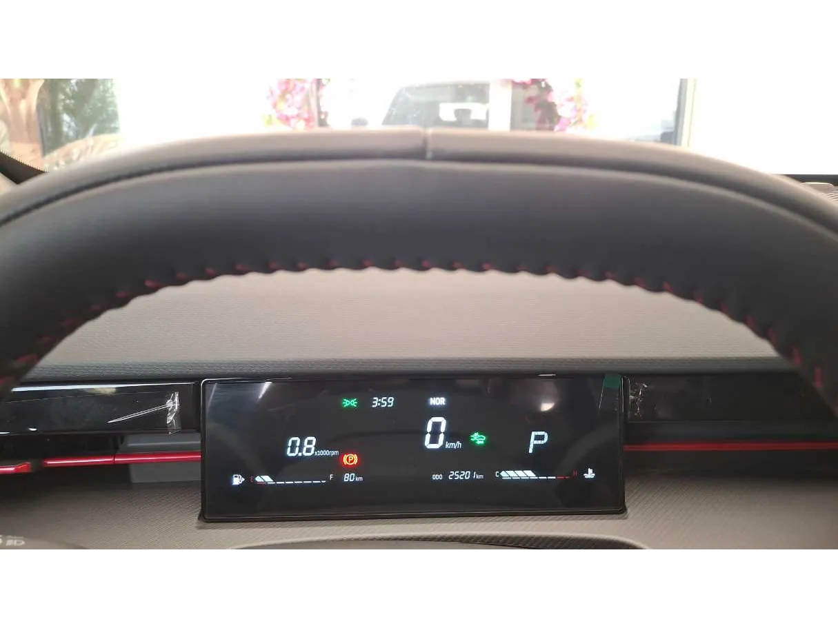 Car image 18
