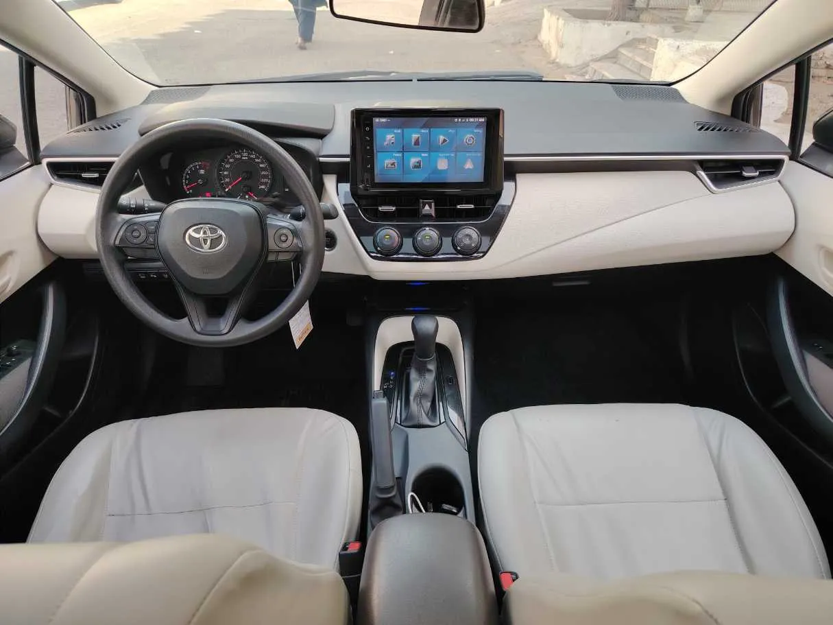 Car image 19