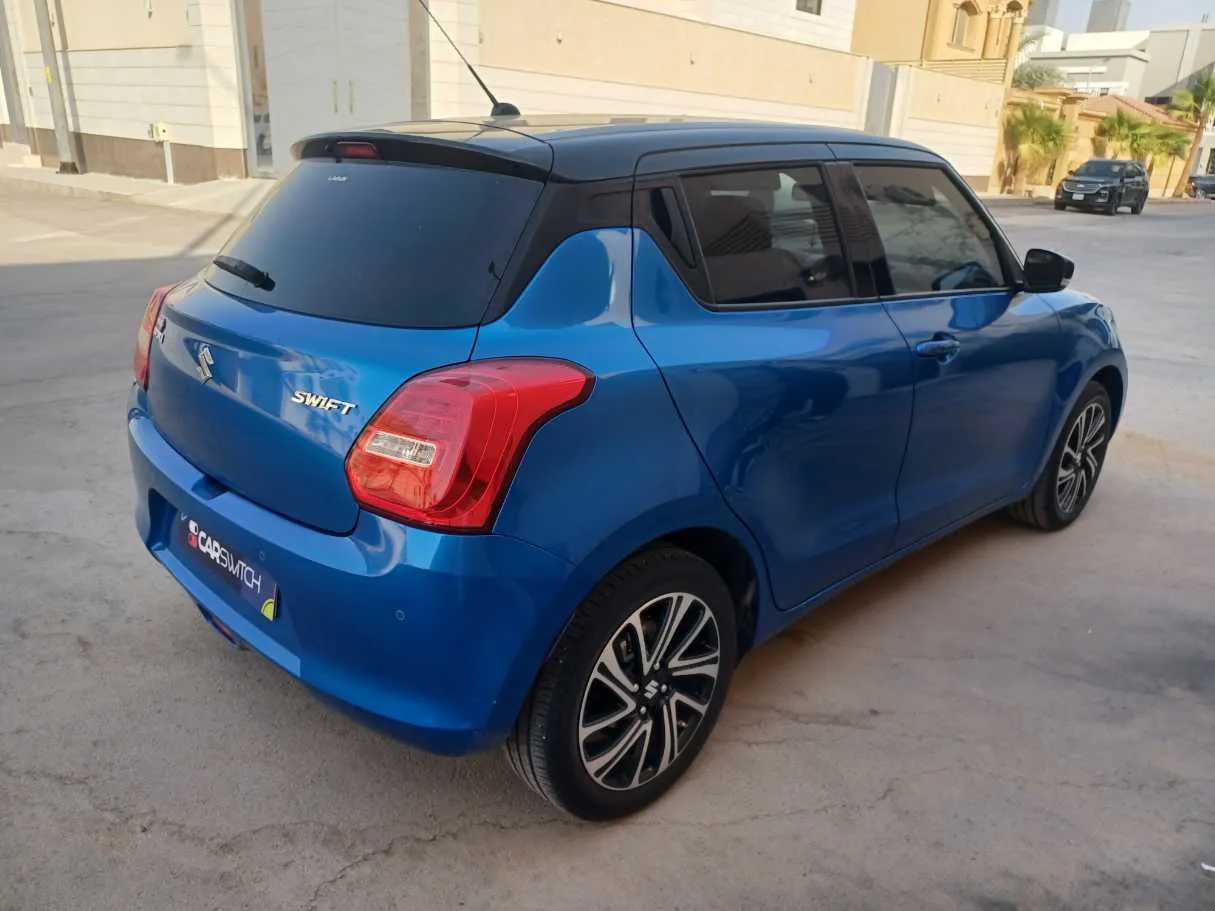 Car image 5