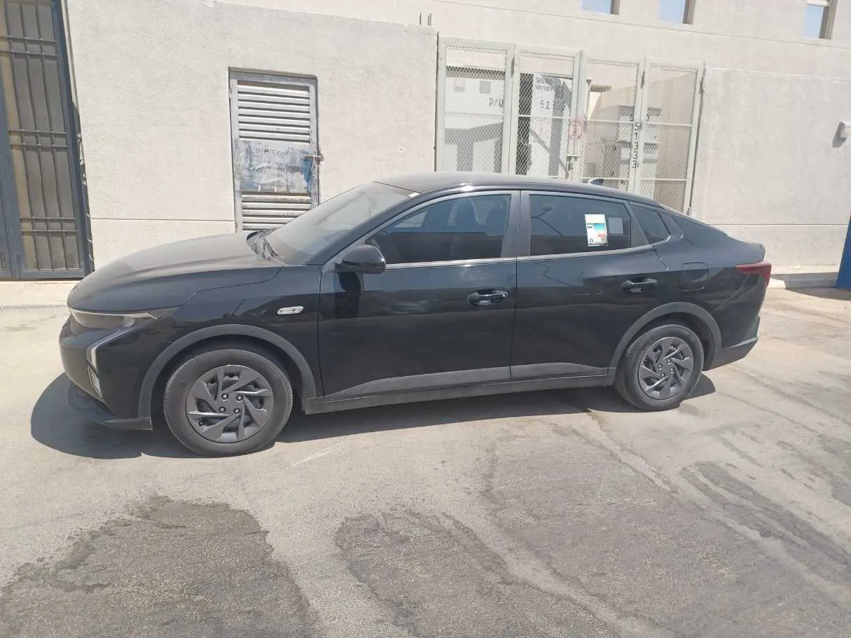Car image 8