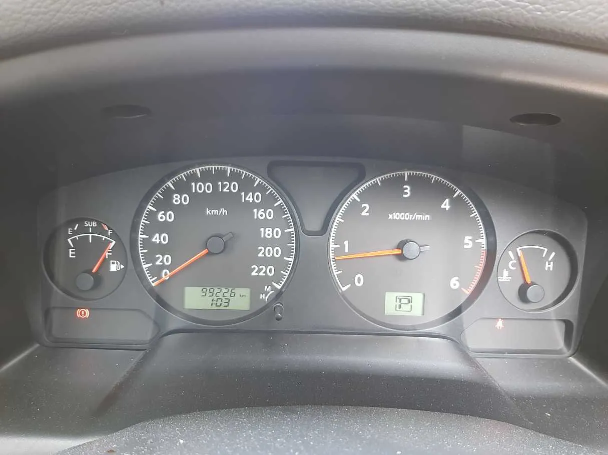 Car image 18