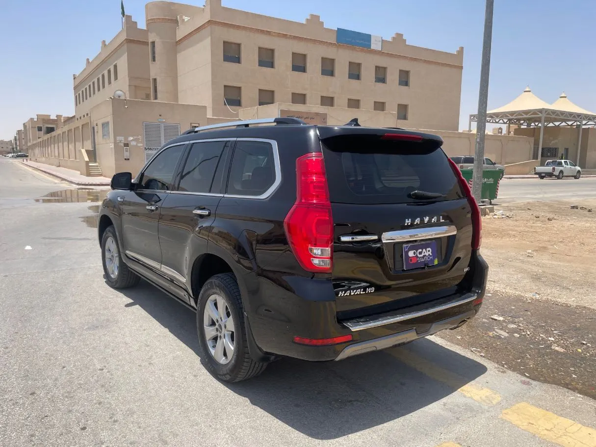 Car image 7