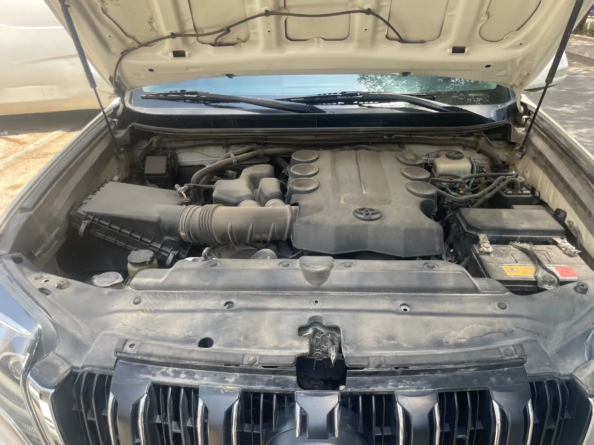 Car image 24