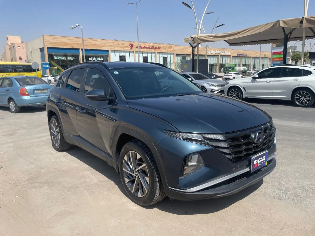 Car image 3