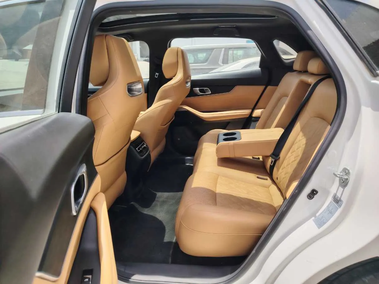 Car image 21