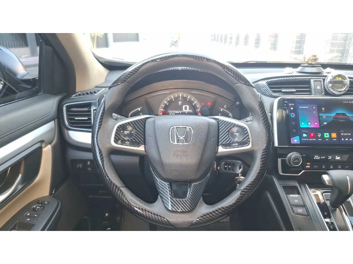Car image 14
