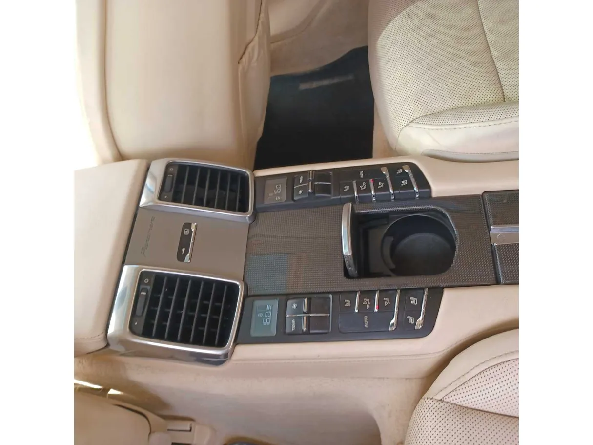 Car image 29