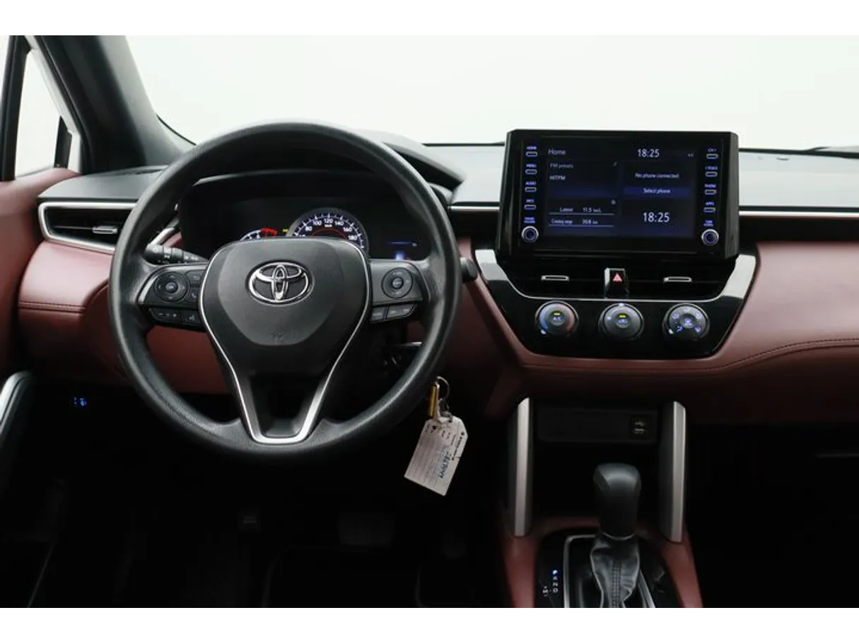 Car image 15