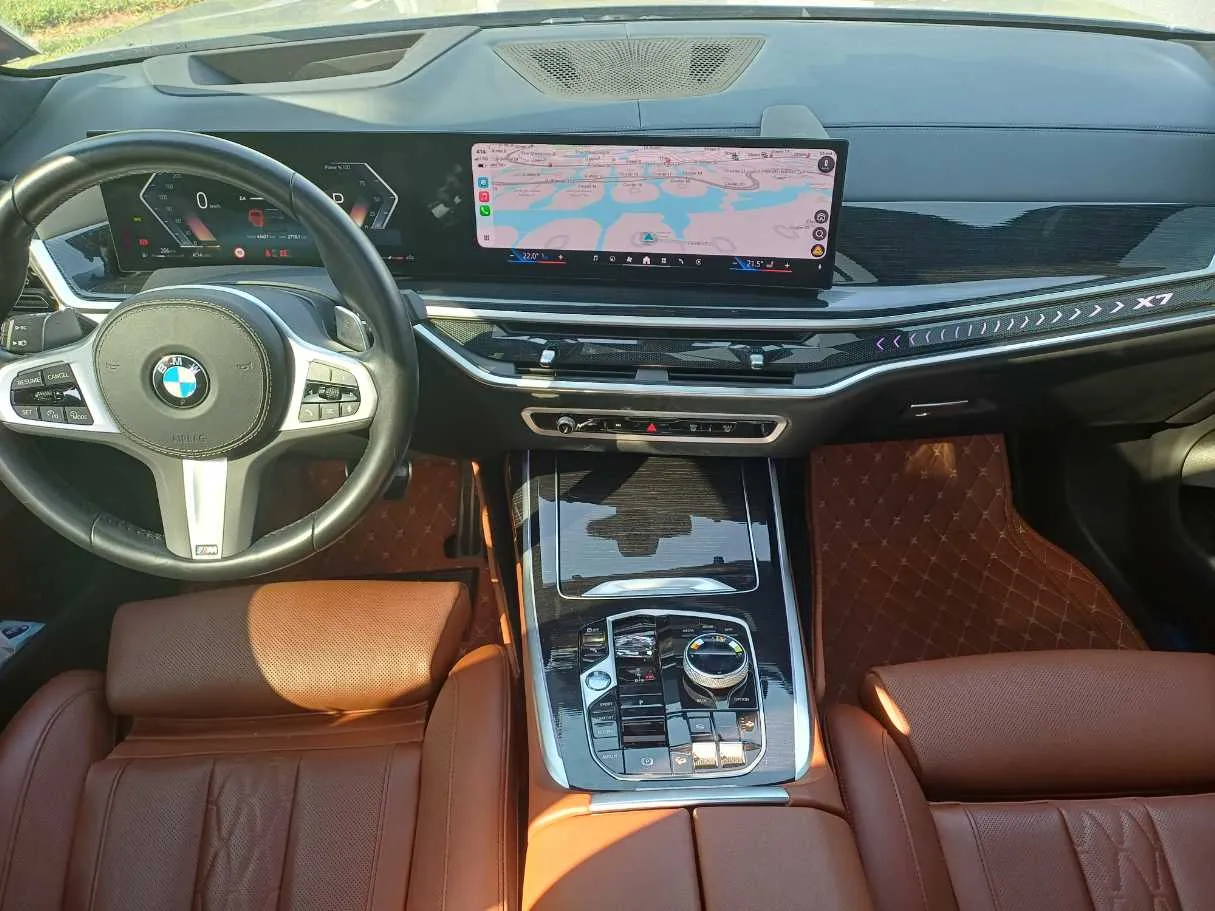 Car image 15