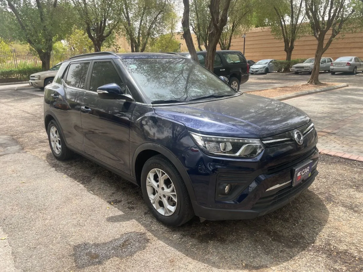 Car image 3