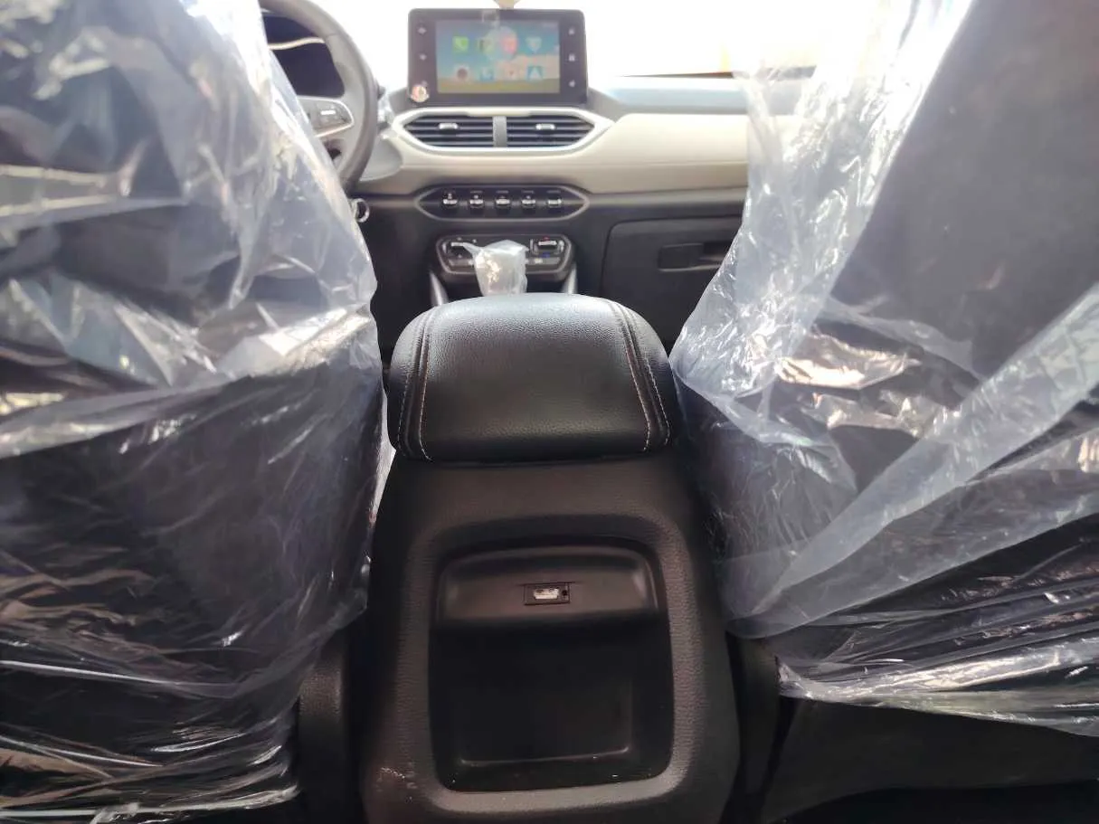 Car image 25