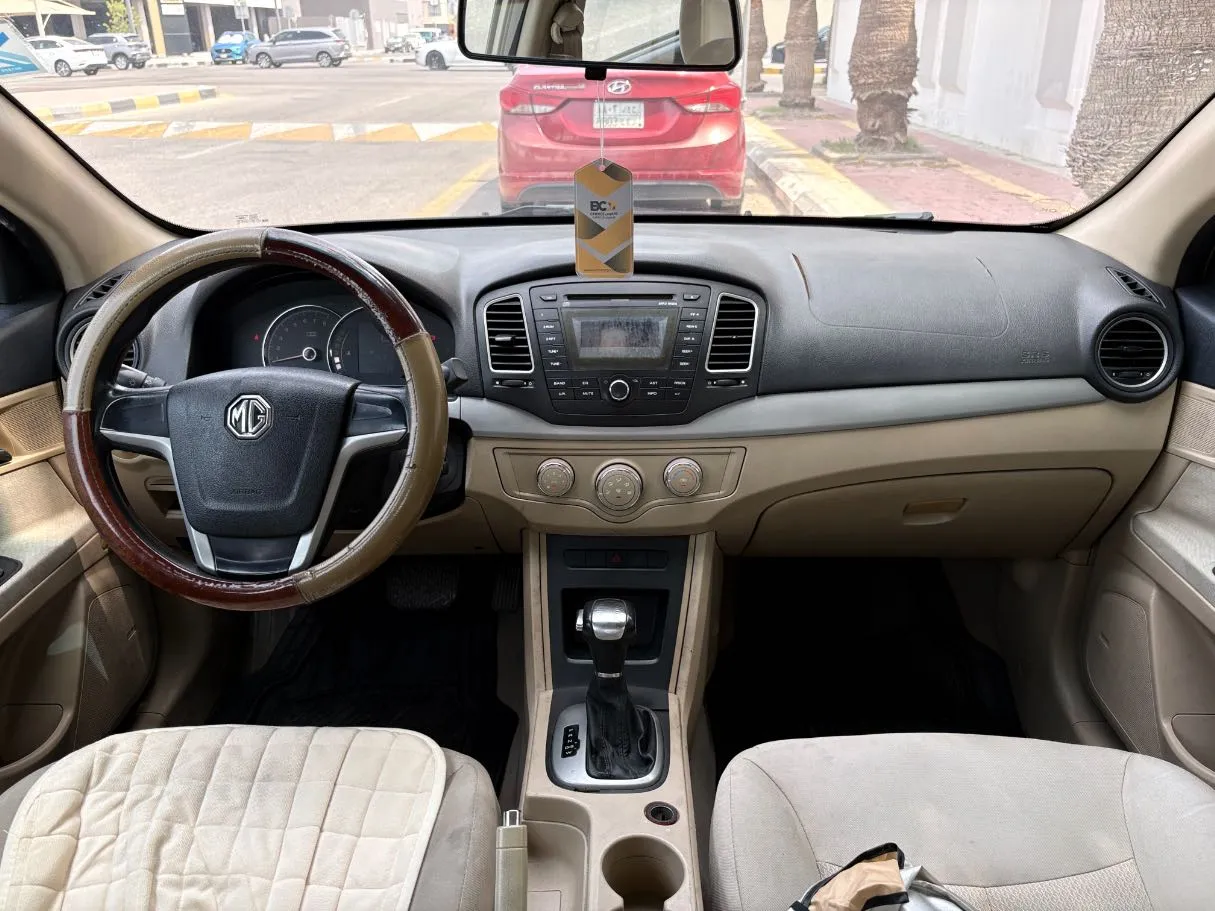 Car image 18