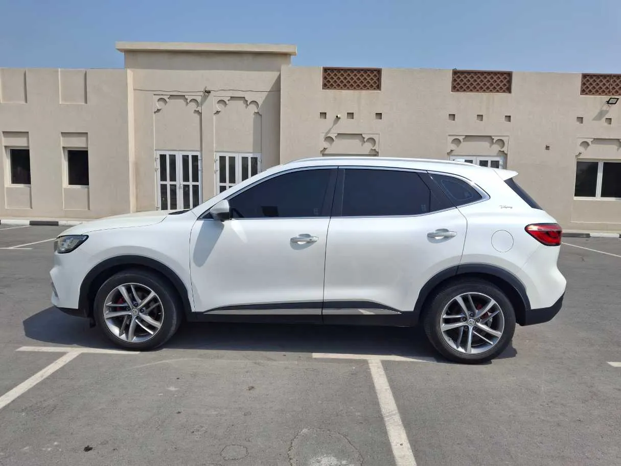 Car image 8