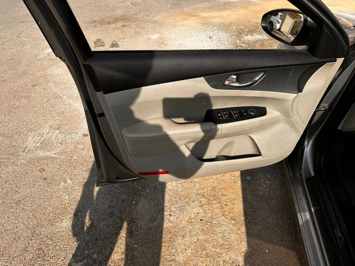 Car image 20
