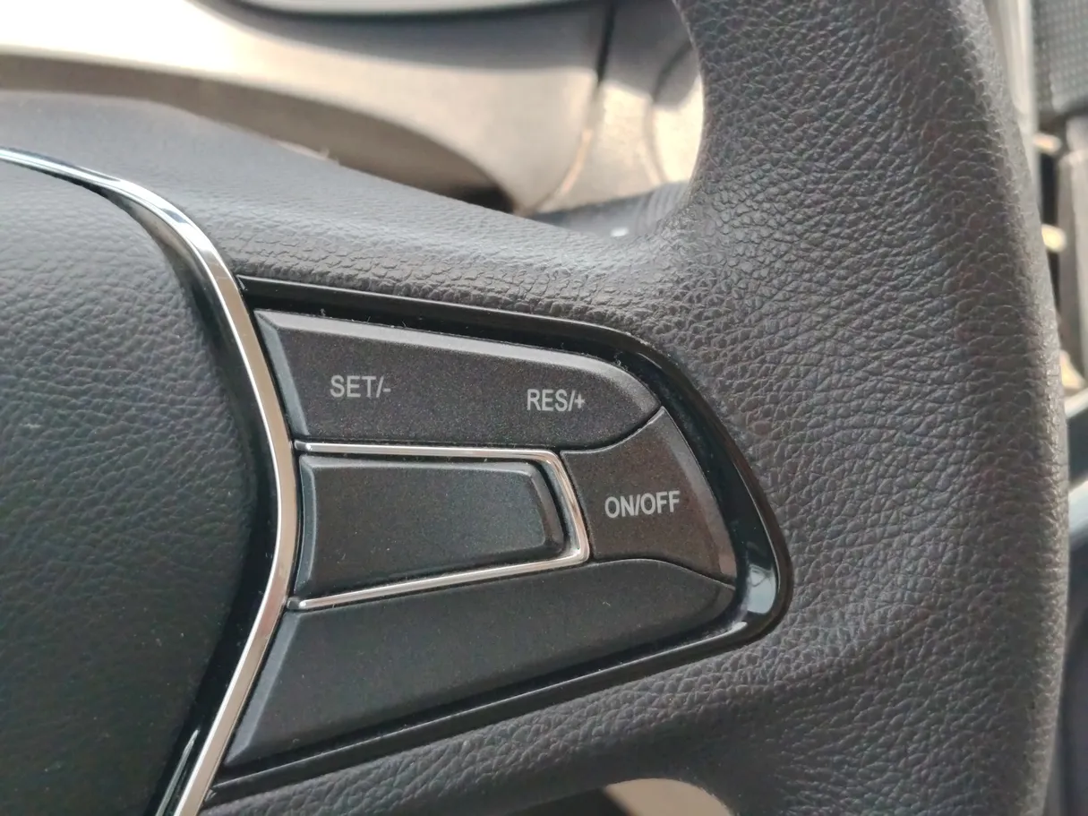 Car image 25
