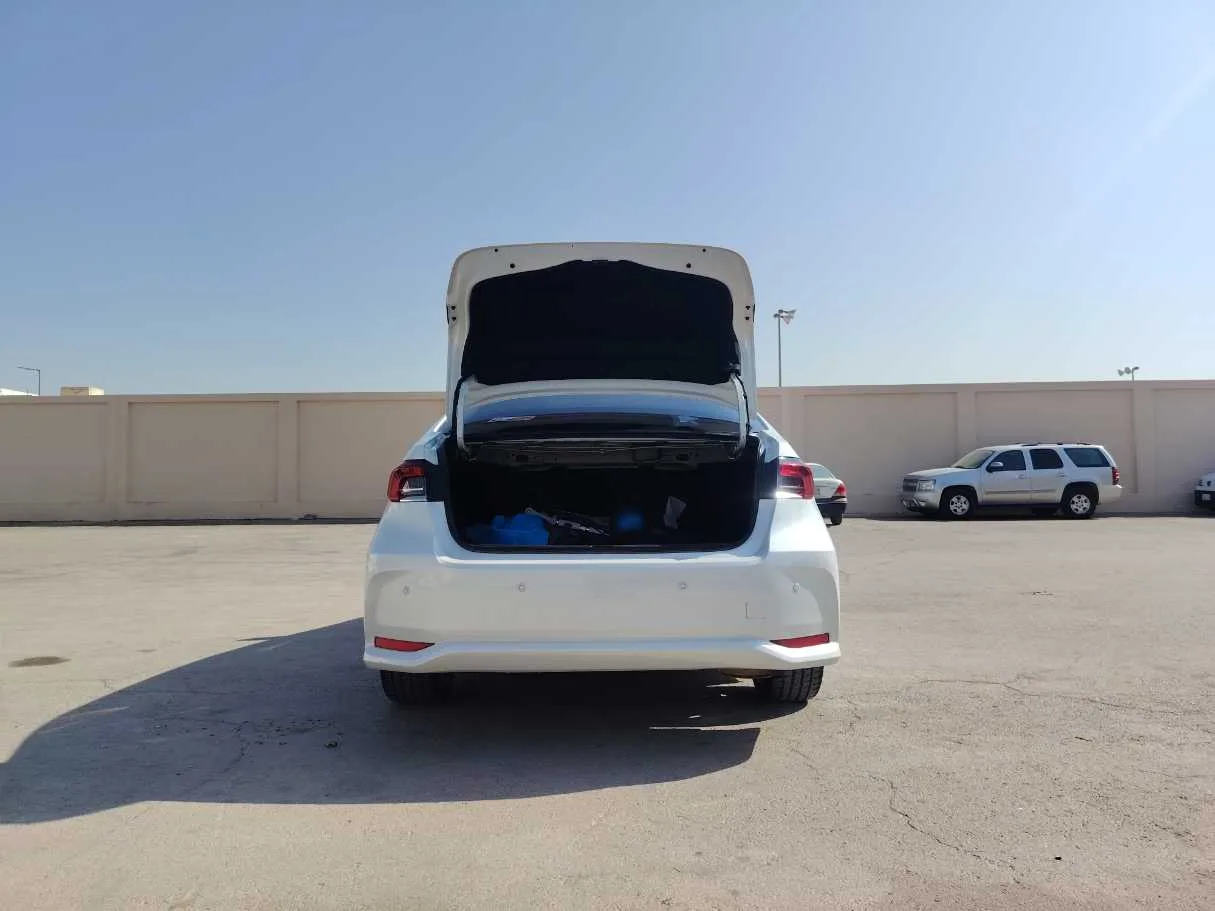 Car image 28