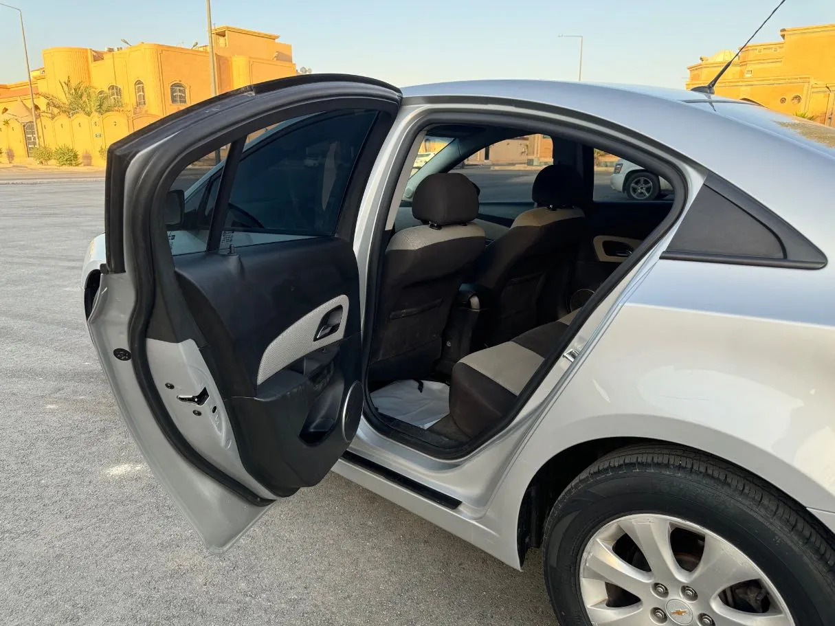 Car image 16