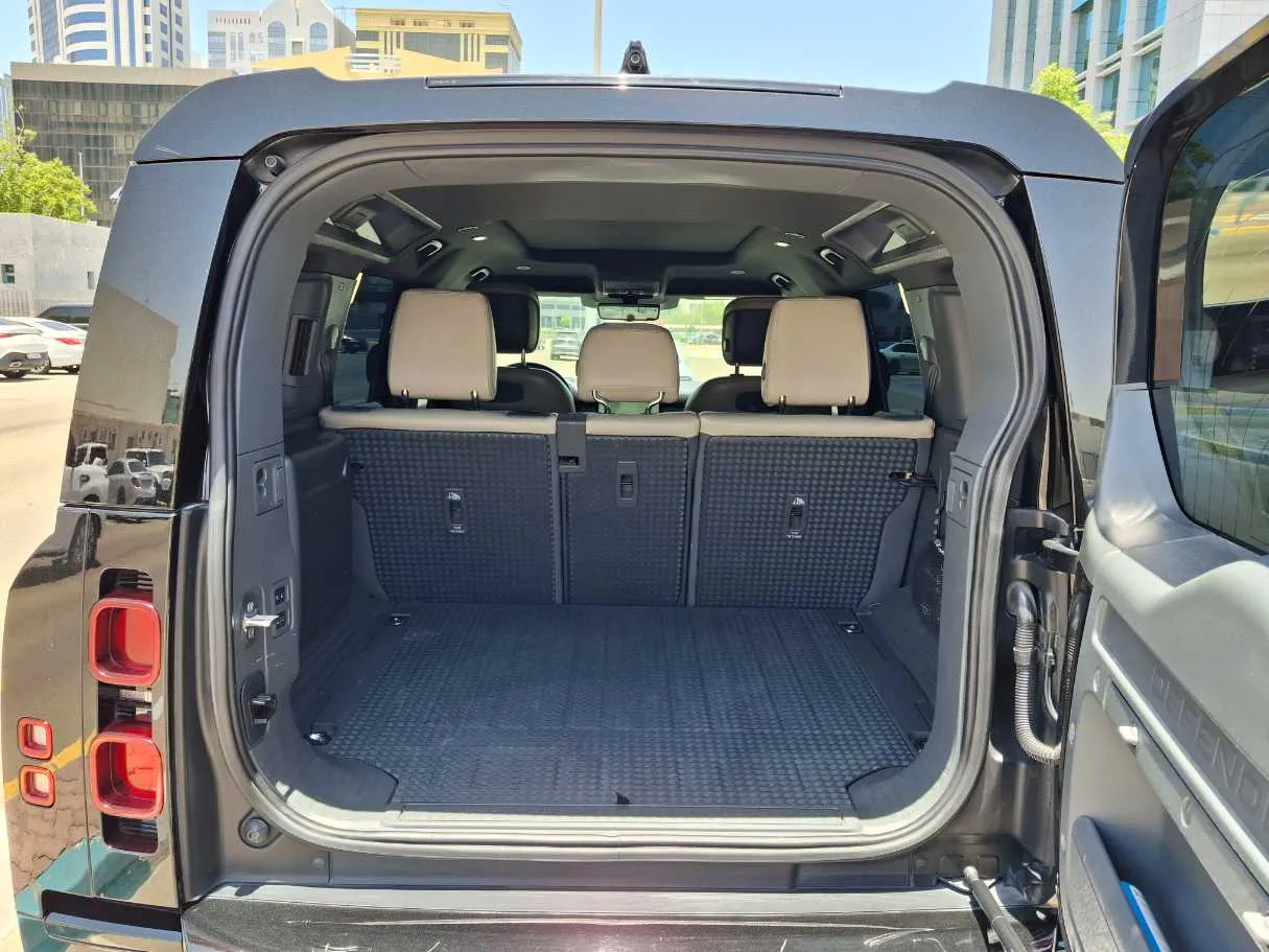 Car image 18