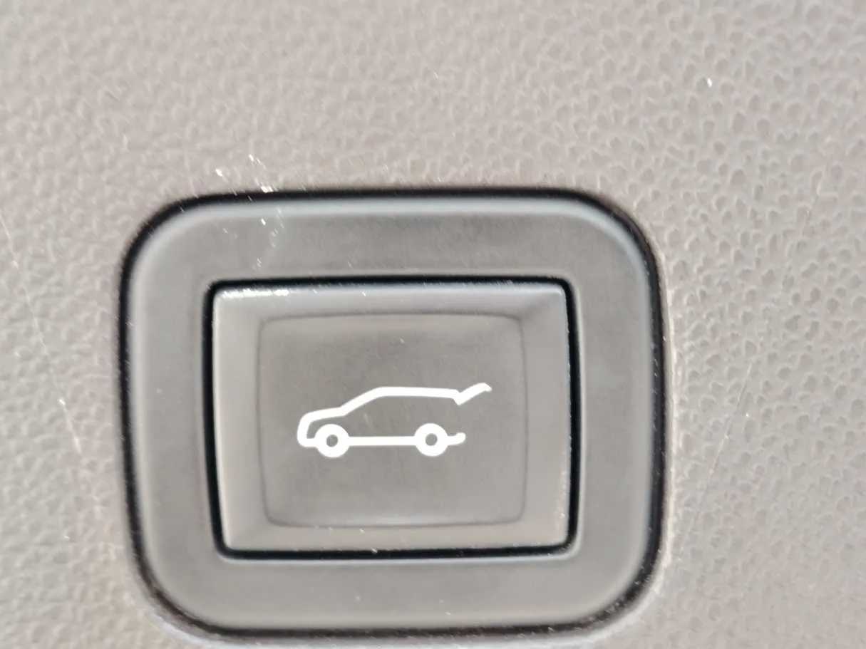 Car image 38