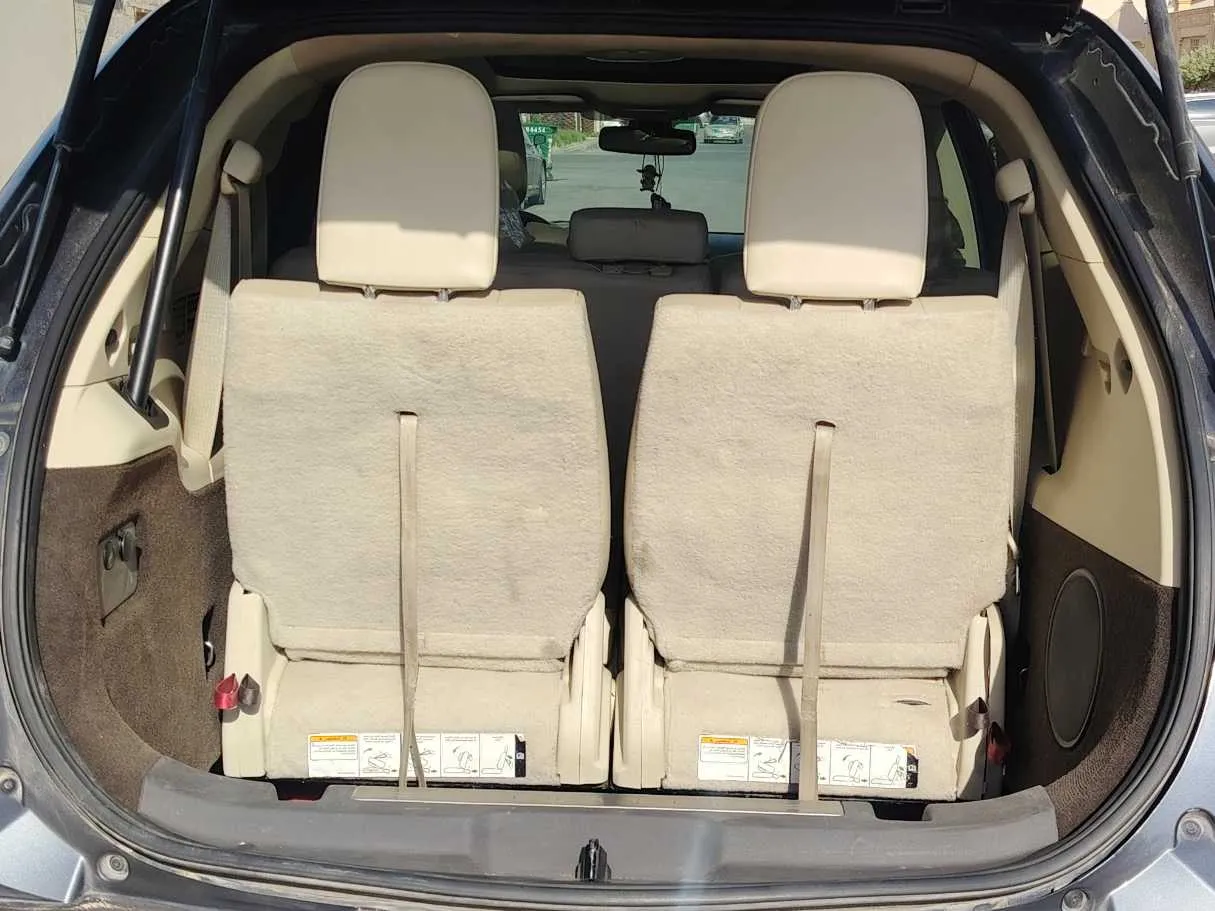 Car image 27