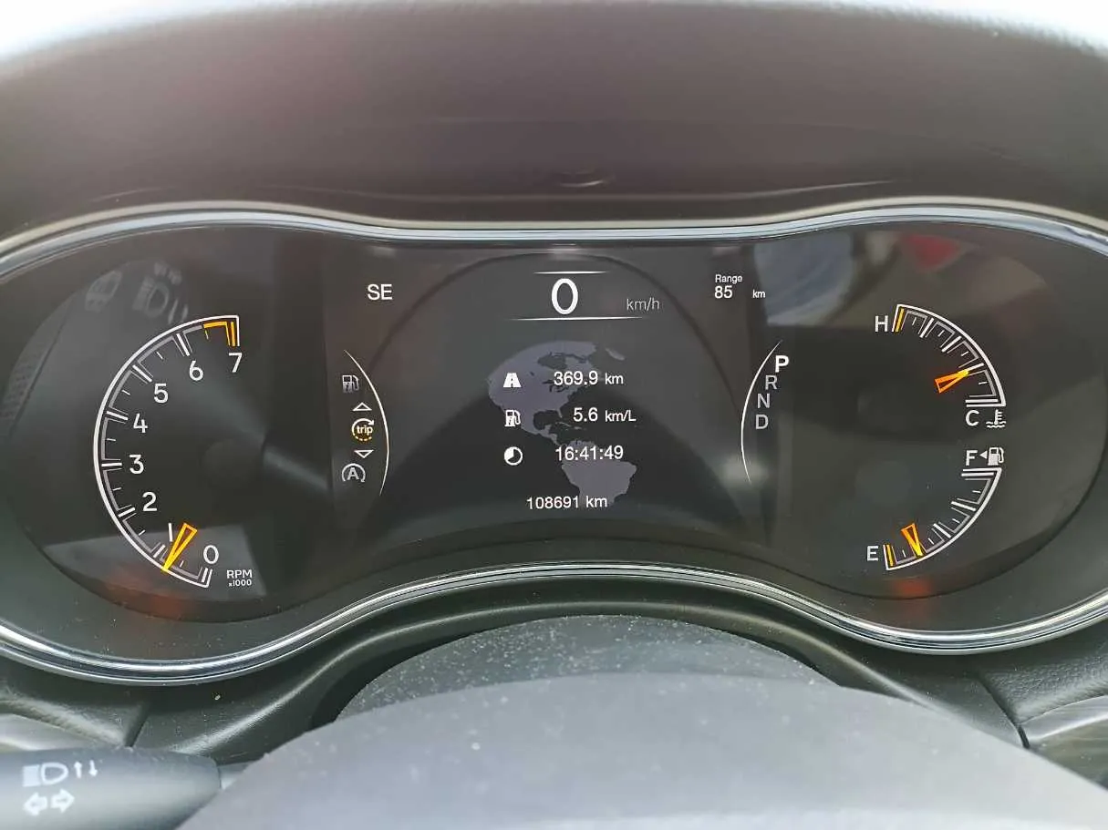 Car image 25