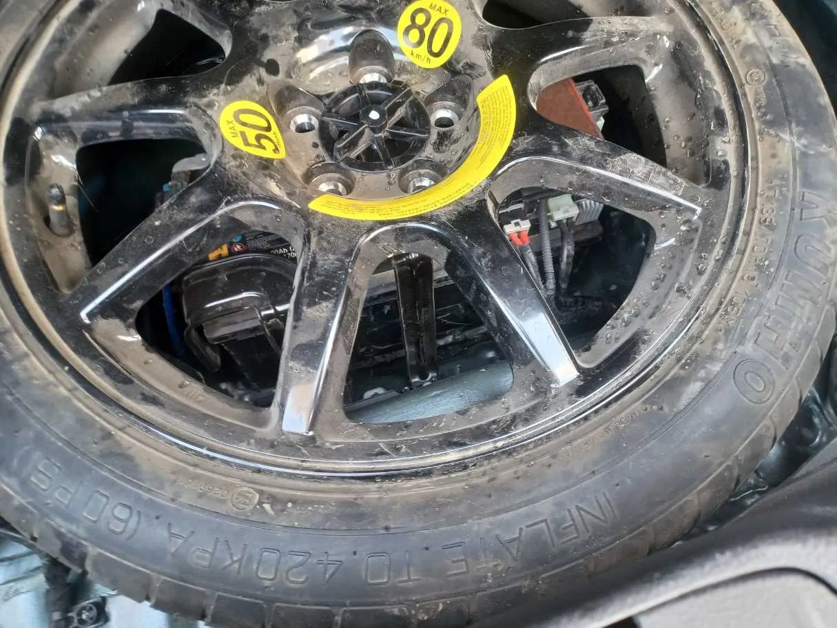 Car image 22