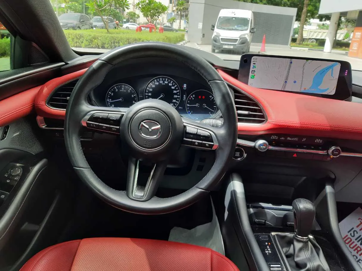 Car image 17