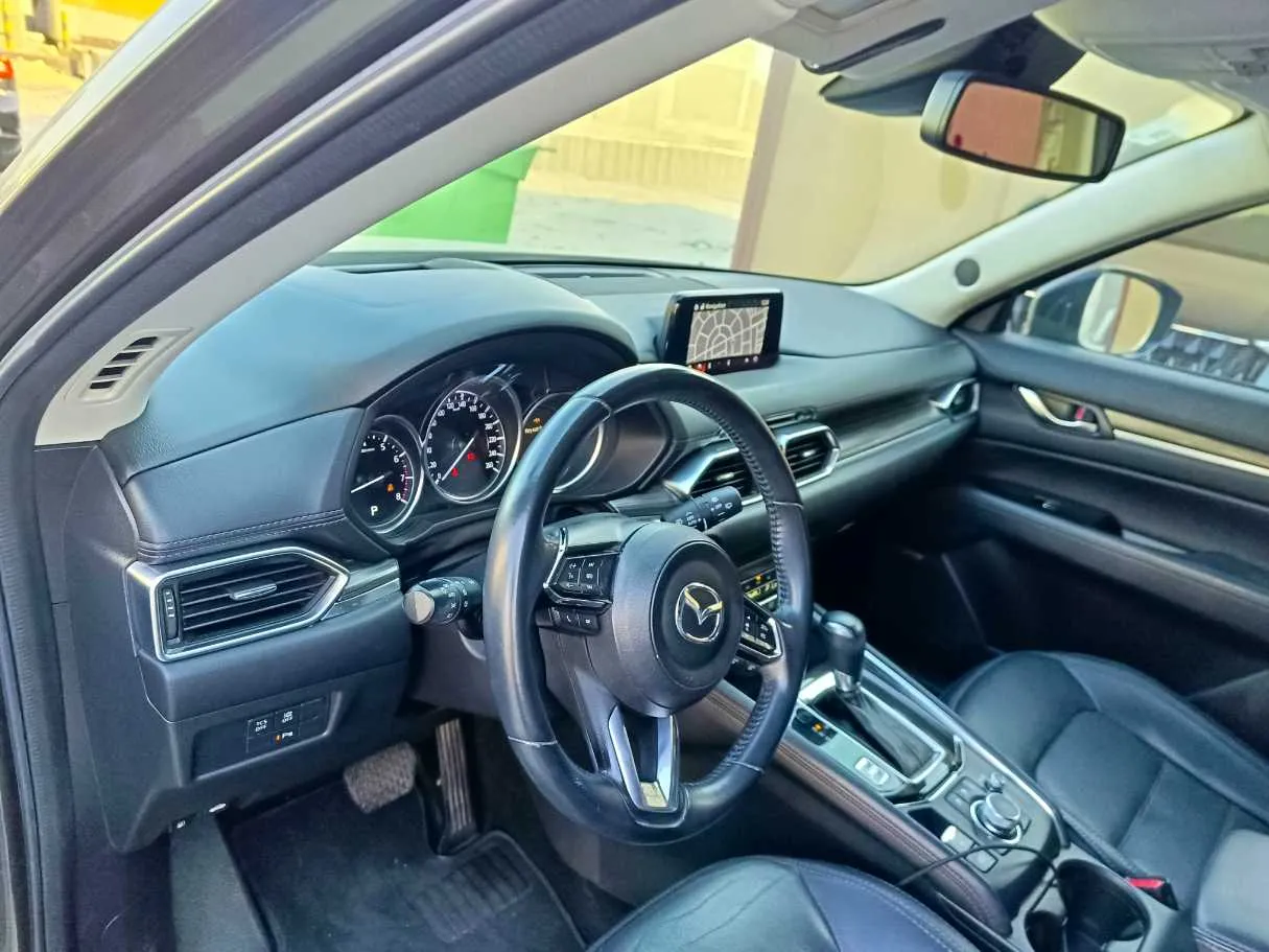 Car image 15