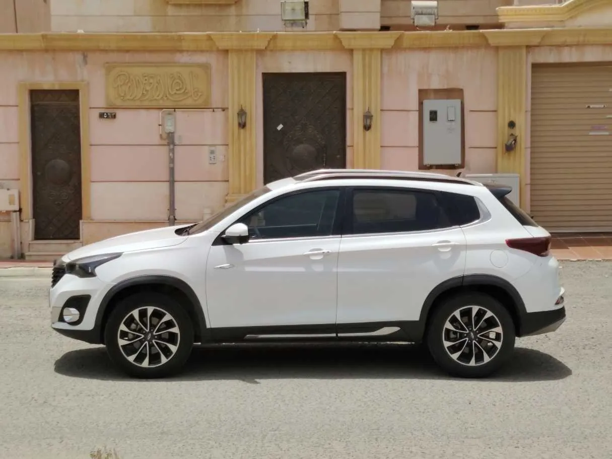 Car image 8