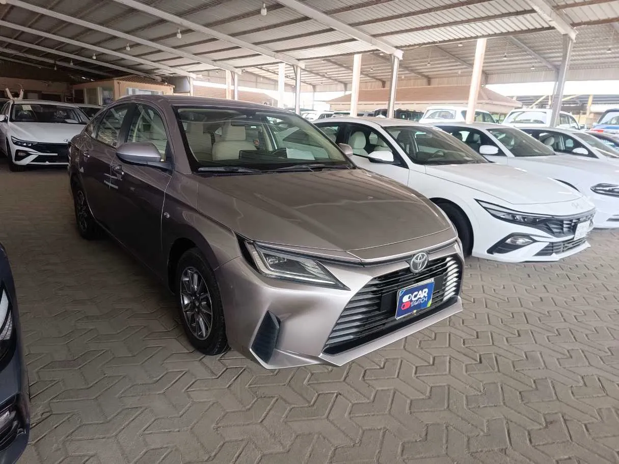 Car image 3